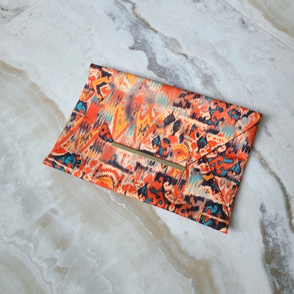 BCBG clutch - Picture 1 of 5